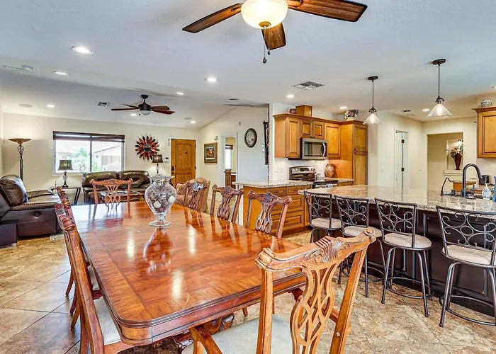 2 Casitas! Luxe Group Getaway, 3 Mi To Havasu Lake Havasu City