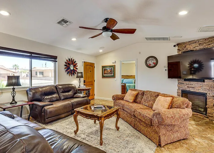 2 Casitas! Luxe Group Getaway, 3 Mi To Havasu Lake Havasu City