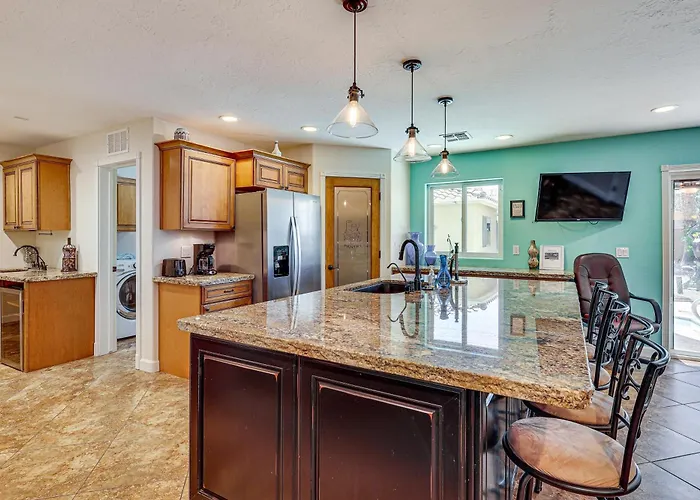 2 Casitas! Luxe Group Getaway, 3 Mi To Havasu Ferienhaus