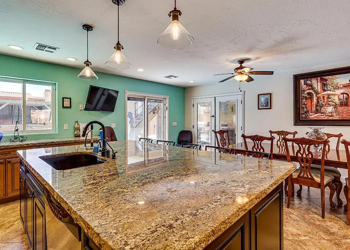 2 Casitas! Luxe Group Getaway, 3 Mi To Havasu Ferienhaus Lake Havasu City