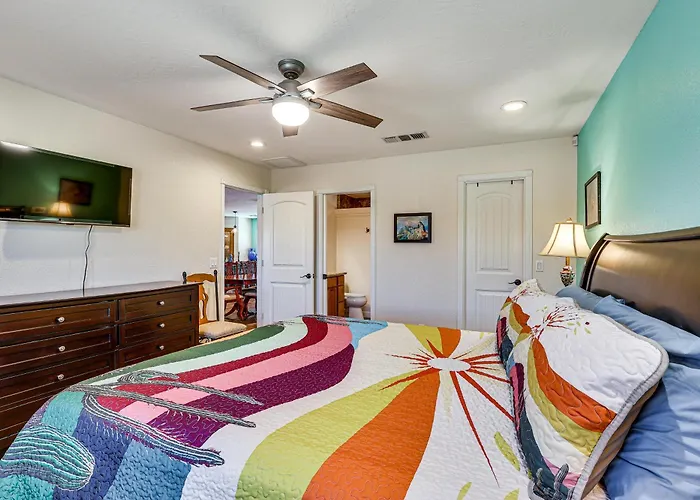 2 Casitas! Luxe Group Getaway, 3 Mi To Havasu