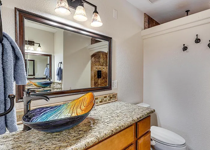 2 Casitas! Luxe Group Getaway, 3 Mi To Havasu * Lake Havasu City