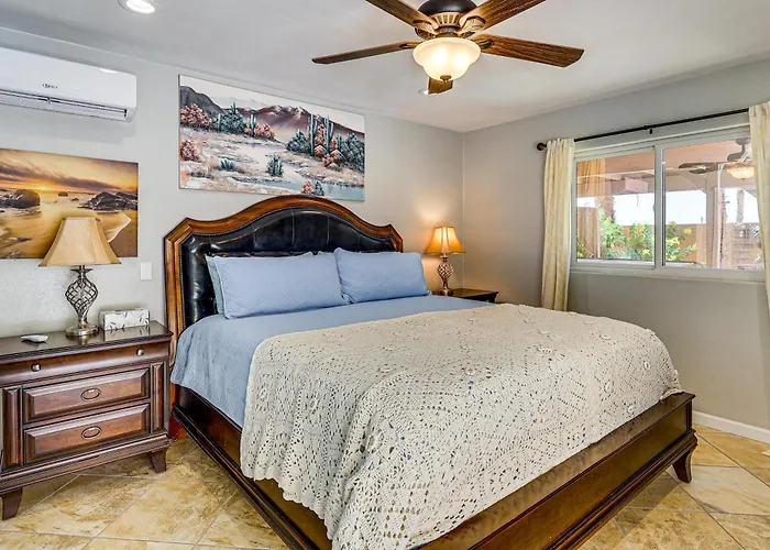 2 Casitas! Luxe Group Getaway, 3 Mi To Havasu Lake Havasu City